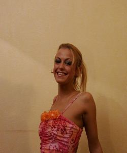 <p class='ppt-number'> 221 779 + PIN 218</p><p class='ppt-pricing-de'>1,99 Euro/Min.</p>